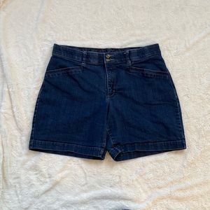 LEE Comfort Women’s Jean Shorts. Size 14.